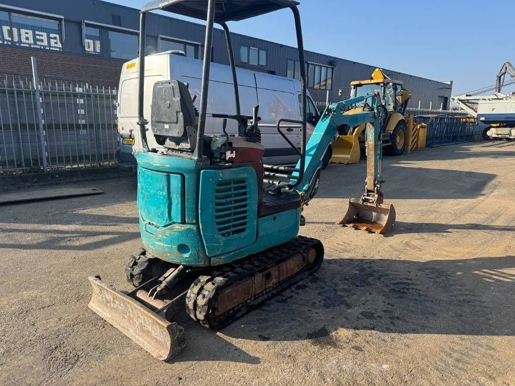 2017 Komatsu PC16R-3HS Mini Excavator