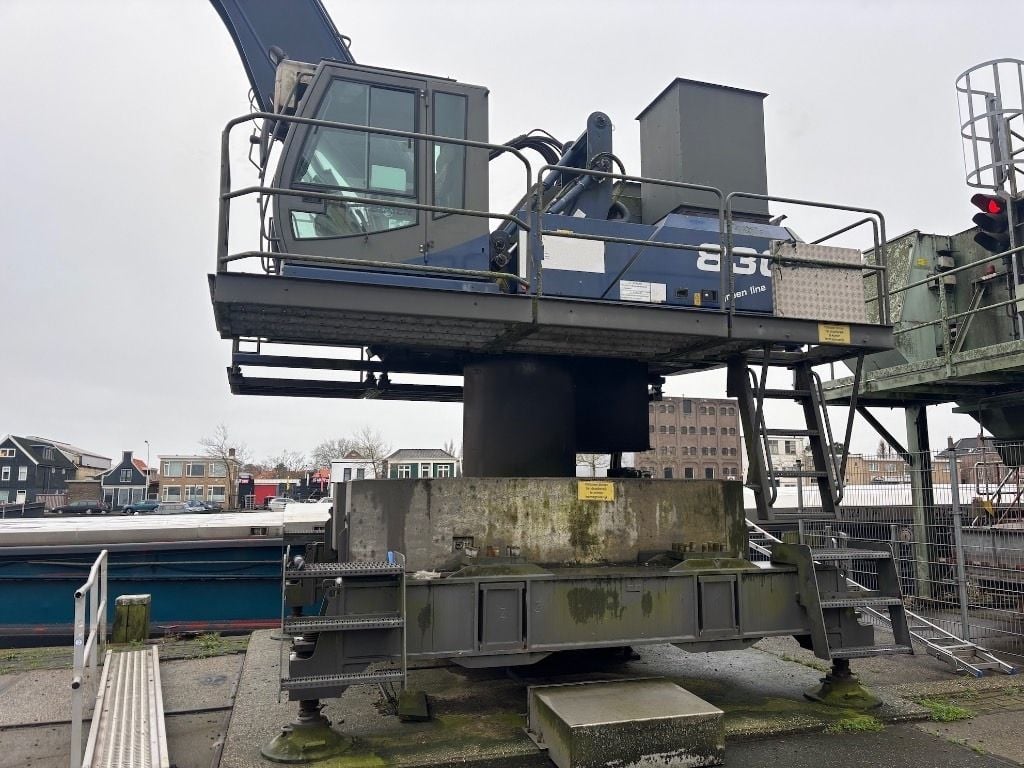 2005 Sennebogen 830A E Material Handler