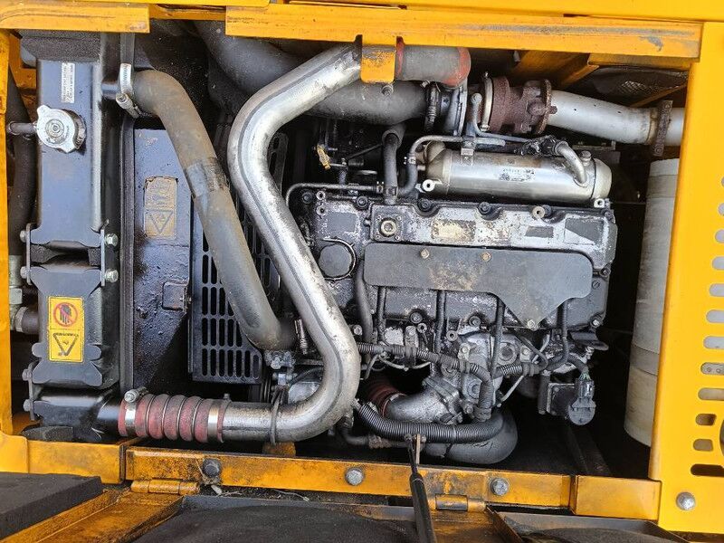 2011 JCB JS160W Material Handler