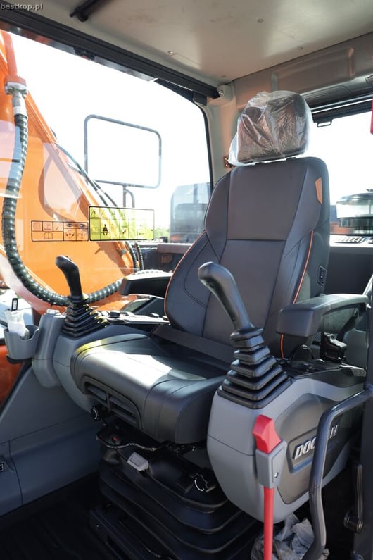 2022 Doosan DX225LC-7 Crawler Excavator