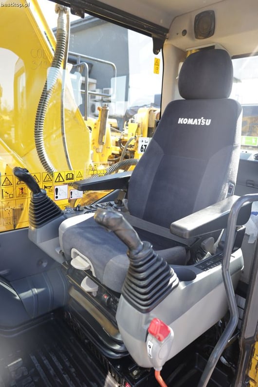 2018 Komatsu PC210LC-11 Crawler Excavator