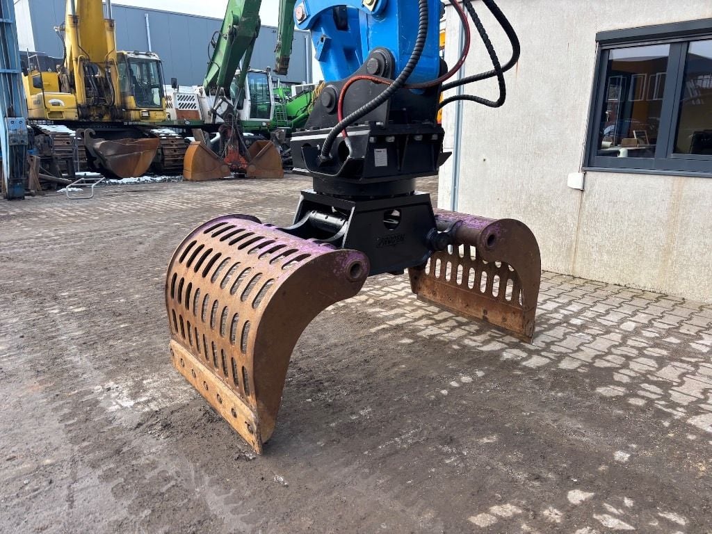 2022 Fuchs MHL331F Material Handler