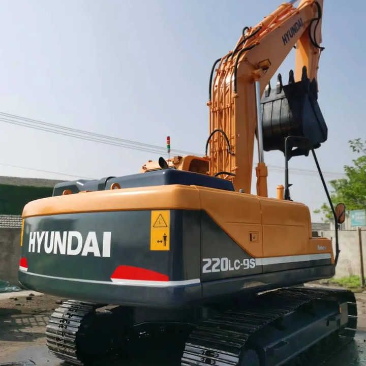 2016 Hyundai R220LC-9S Crawler Excavator