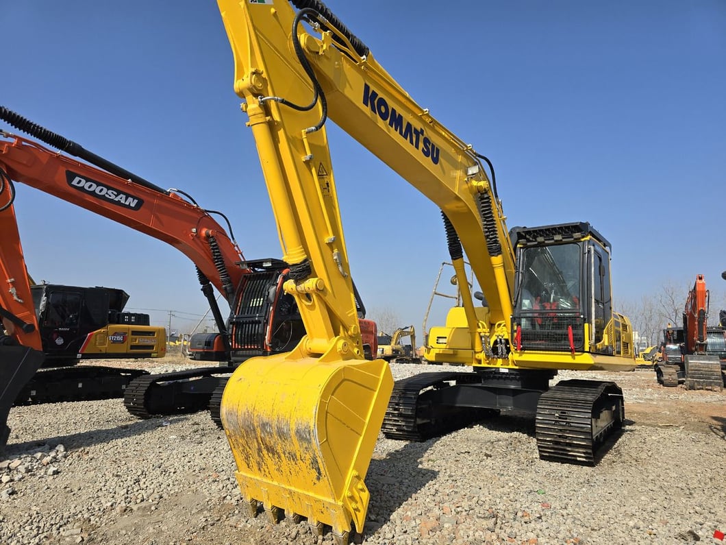 2023 Komatsu PC200-8 Crawler Excavator