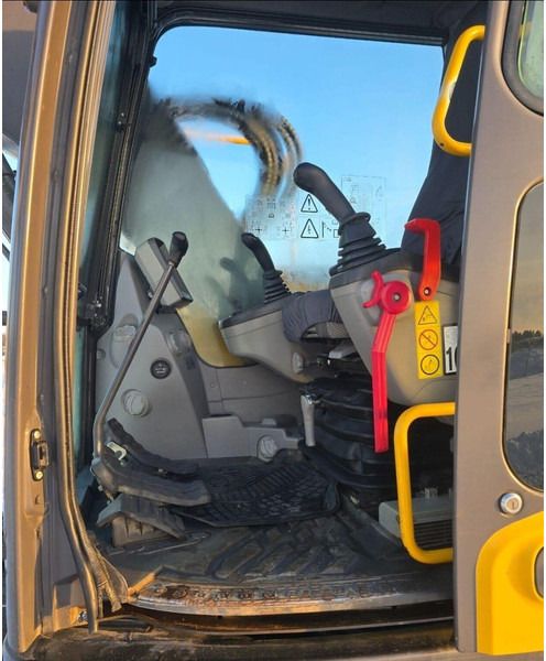 2018 Volvo ECR145CL Crawler Excavator