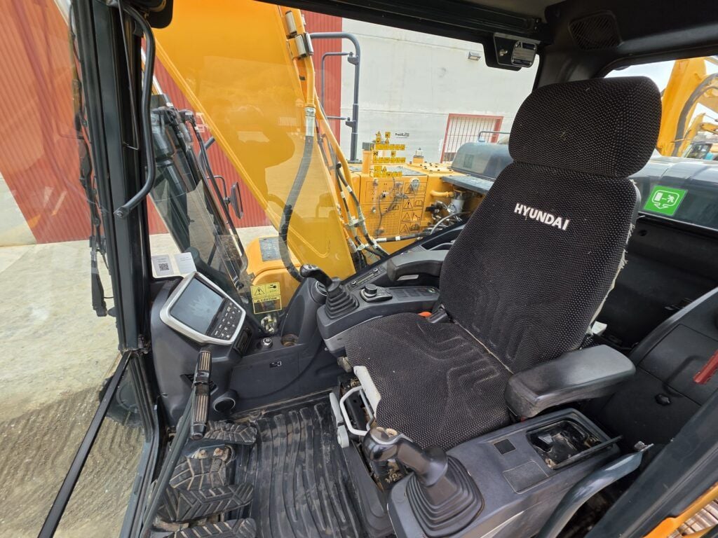 2020 Hyundai HX140LC Crawler Excavator