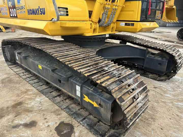 2013 Komatsu PC200-8 Crawler Excavator