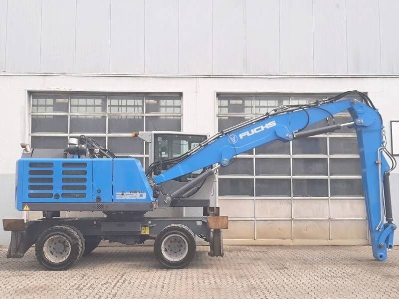 2016 Fuchs MHL320F Material Handler