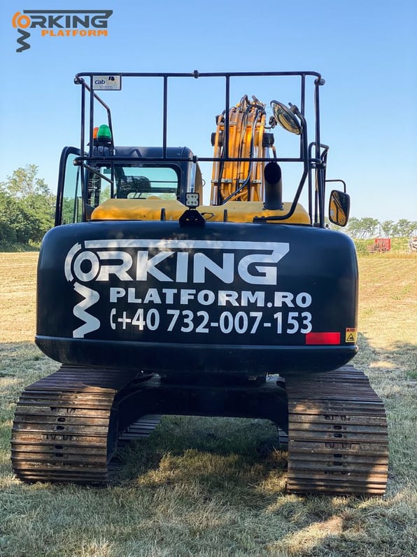 2019 JCB JS131LC