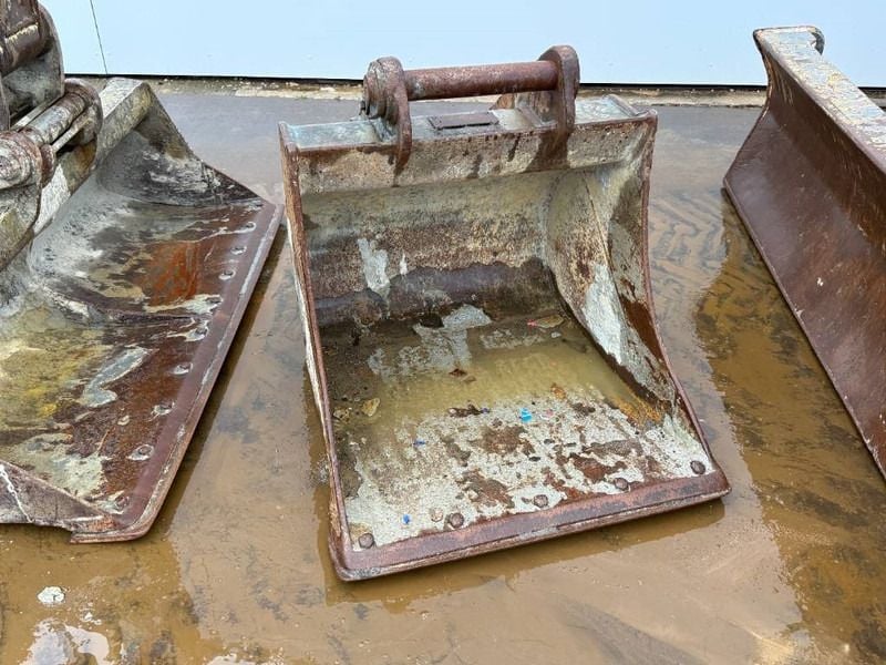 Liebherr A 309 – Hammer Lines / Quick Coupler (2011)