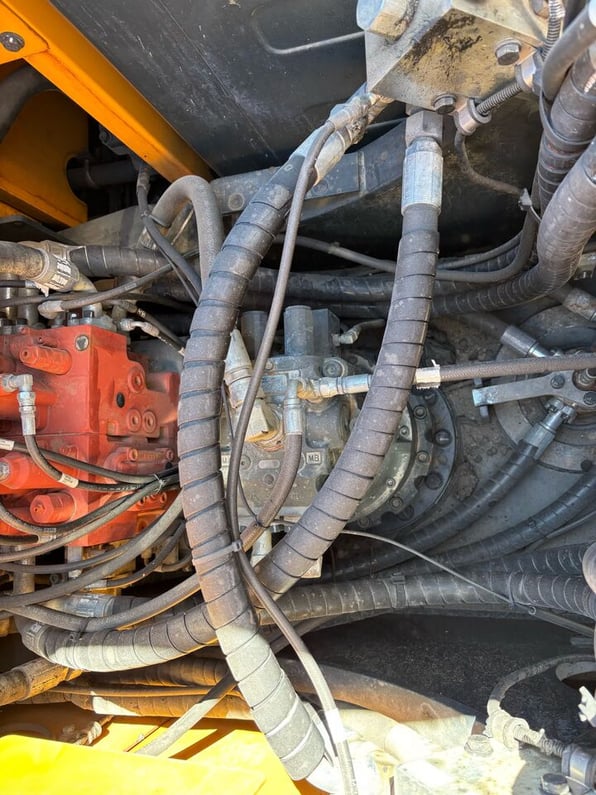 2019 Hyundai HX220L Crawler Excavator
