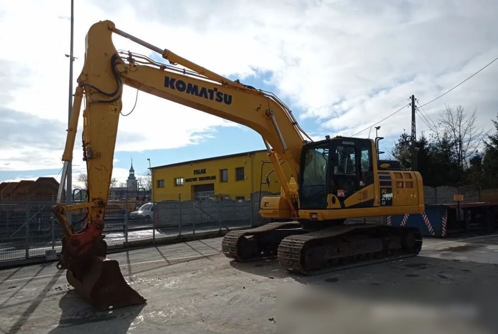 2018 Komatsu PC210LC-11 Crawler Excavator