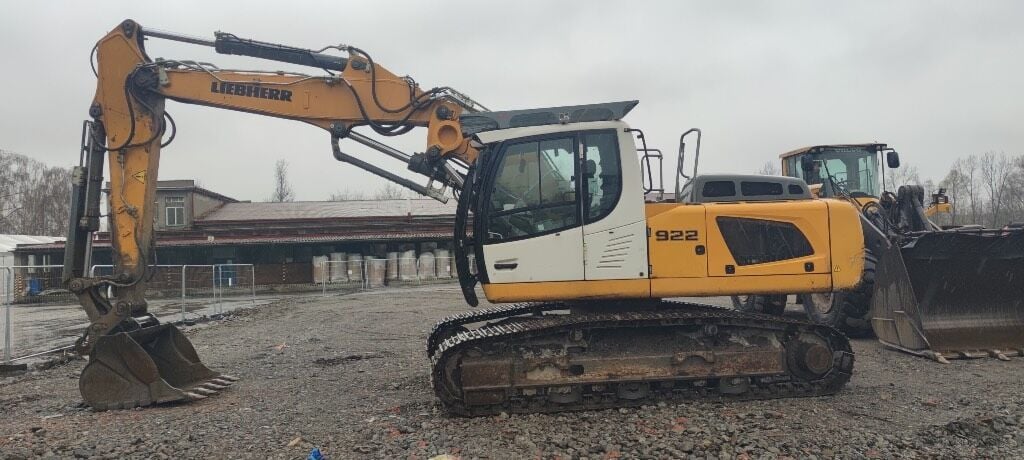 Liebherr 922 Crawler Excavator