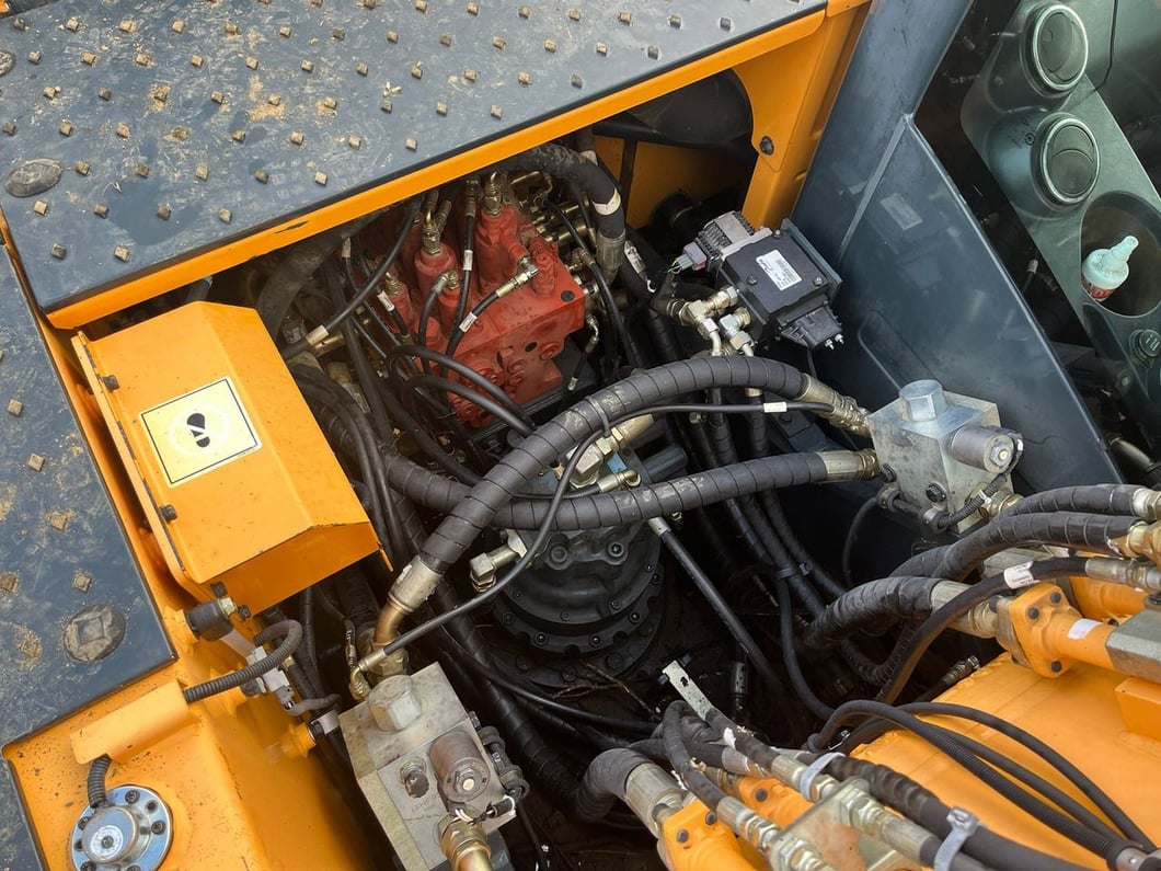 2016 Hyundai HX220L Crawler Excavator