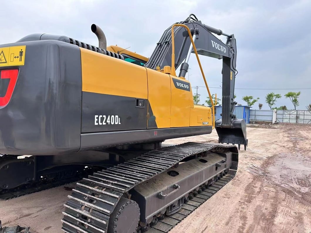Volvo EC240 Crawler Excavator