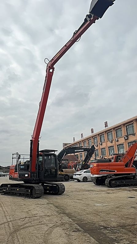 2018 Doosan DX140LC Crawler Excavator