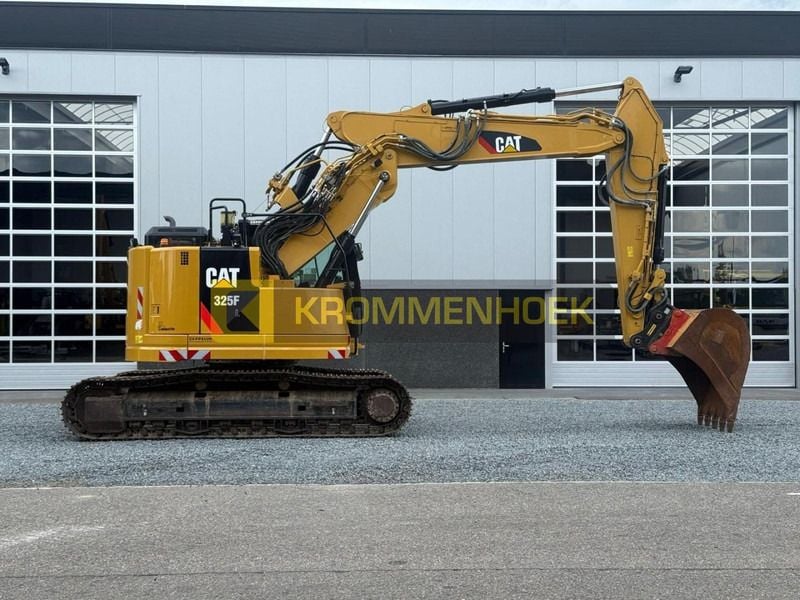 2017 Caterpillar 325FL Crawler Excavator