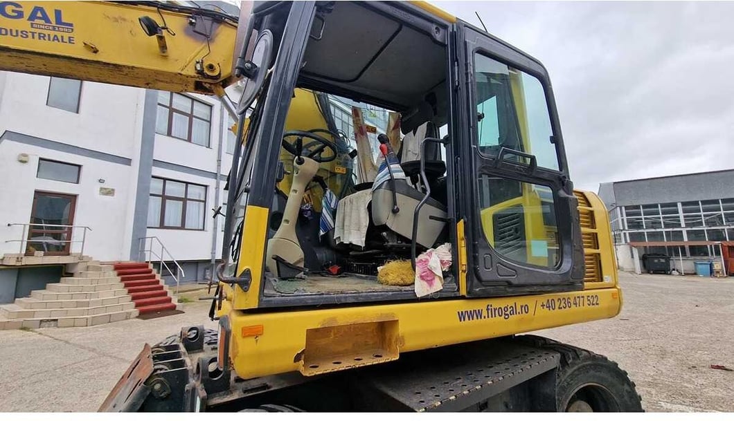 Komatsu PW148-8 Wheel Excavator