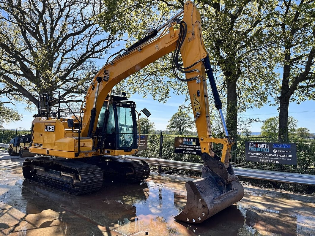 2023 JCB 140X LC Crawler Excavator