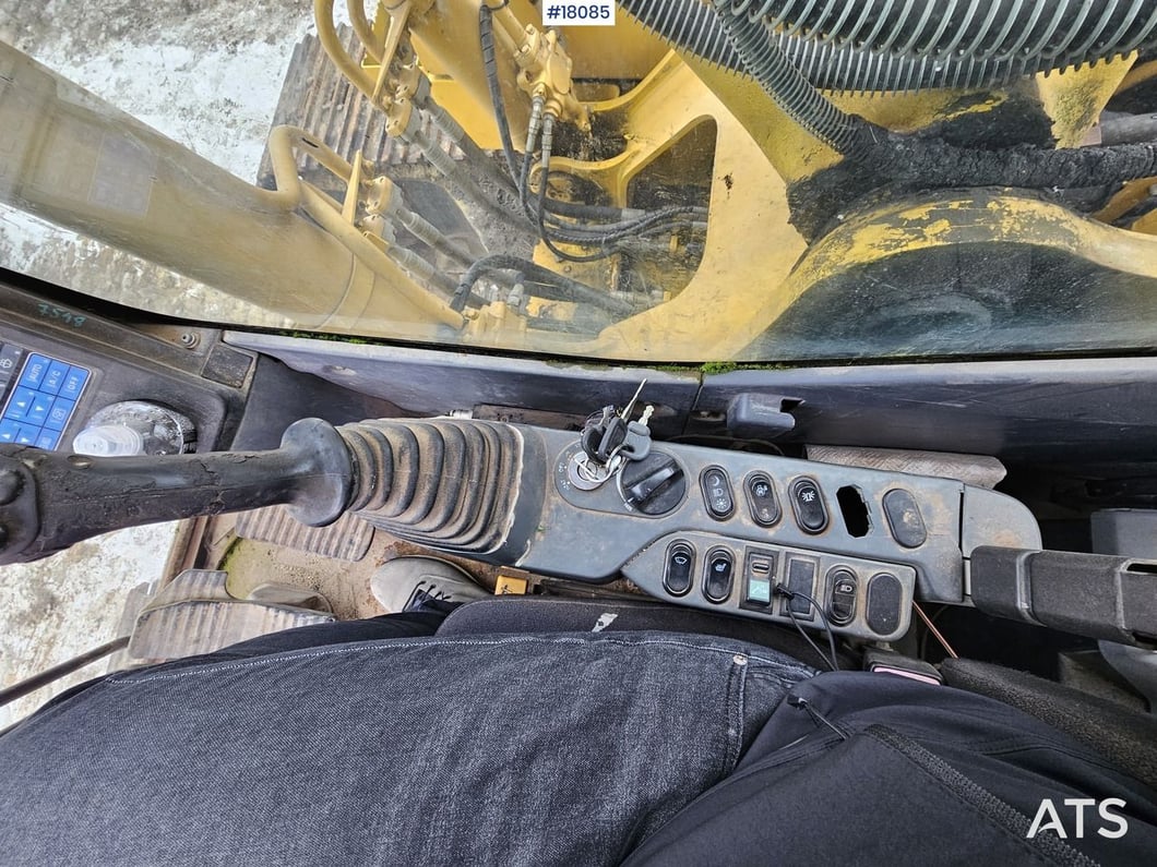 2011 Komatsu PC210LC-8 Crawler Excavator