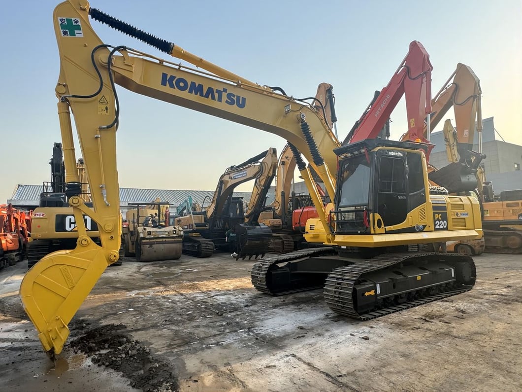 2024 Komatsu PC220-8 Crawler Excavator