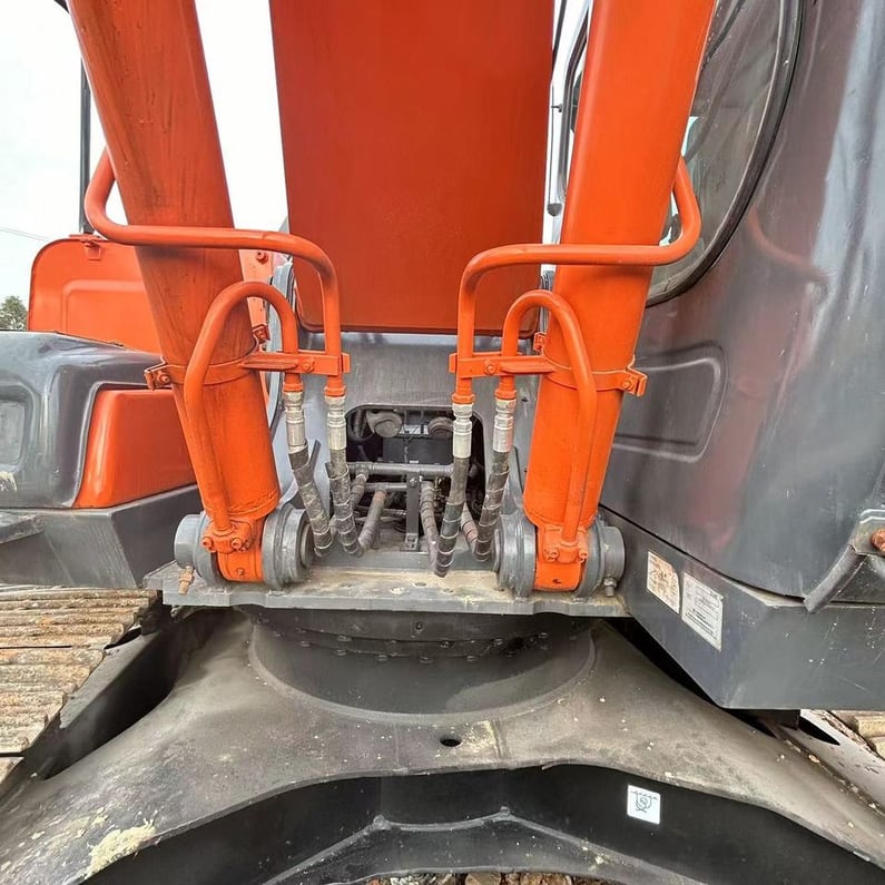 Hitachi ZX240 Crawler Excavator