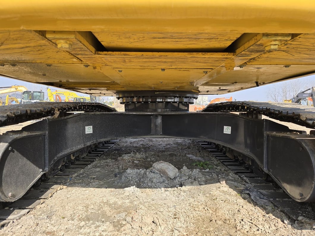2024 Komatsu PC240-8 Crawler Excavator