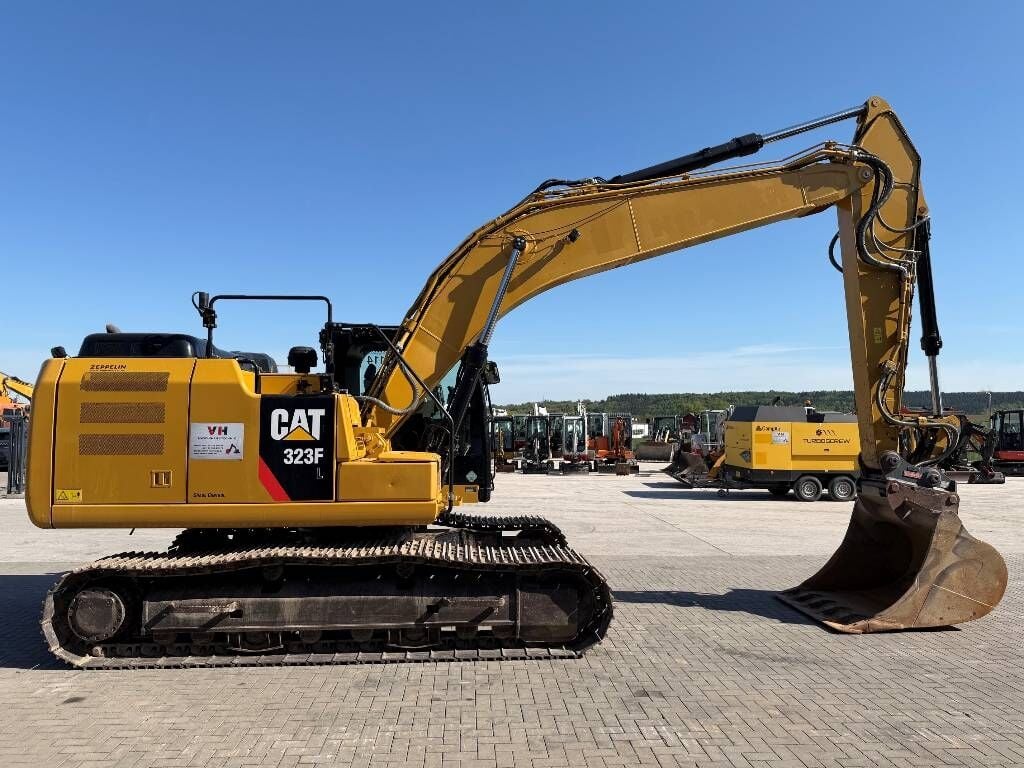 2017 Caterpillar 323FL Crawler Excavator