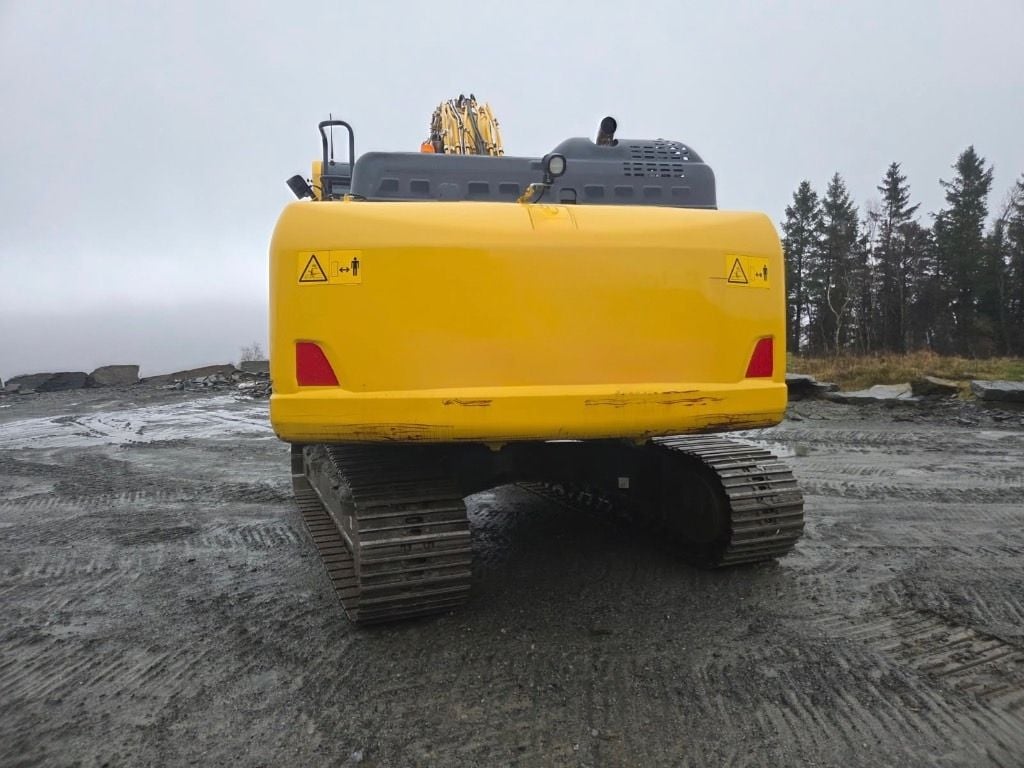 2022 Komatsu PC210LC-11 Crawler Excavator