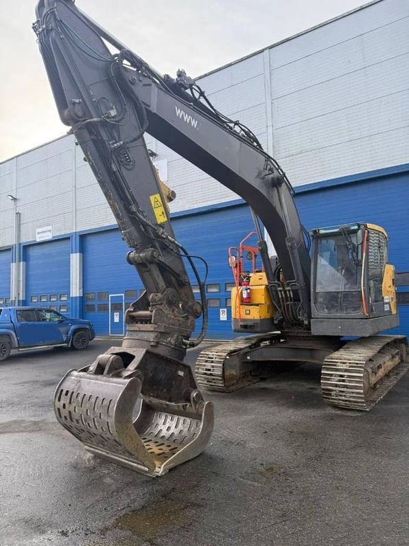 2019 Volvo ECR235E Crawler Excavator