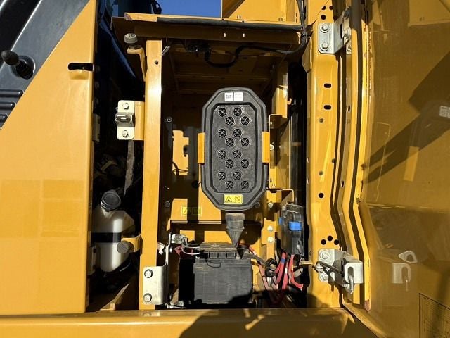 2018 Caterpillar 320-07B Crawler Excavator
