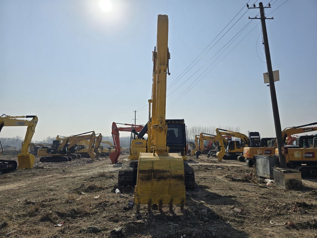 2024 Komatsu PC240-8 Crawler Excavator