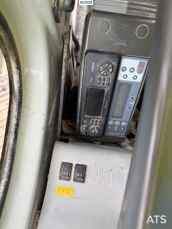 2006 New Holland E235SR Crawler Excavator