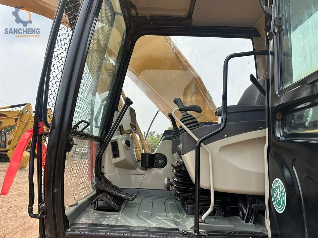 2017 Caterpillar 325CL Crawler Excavator