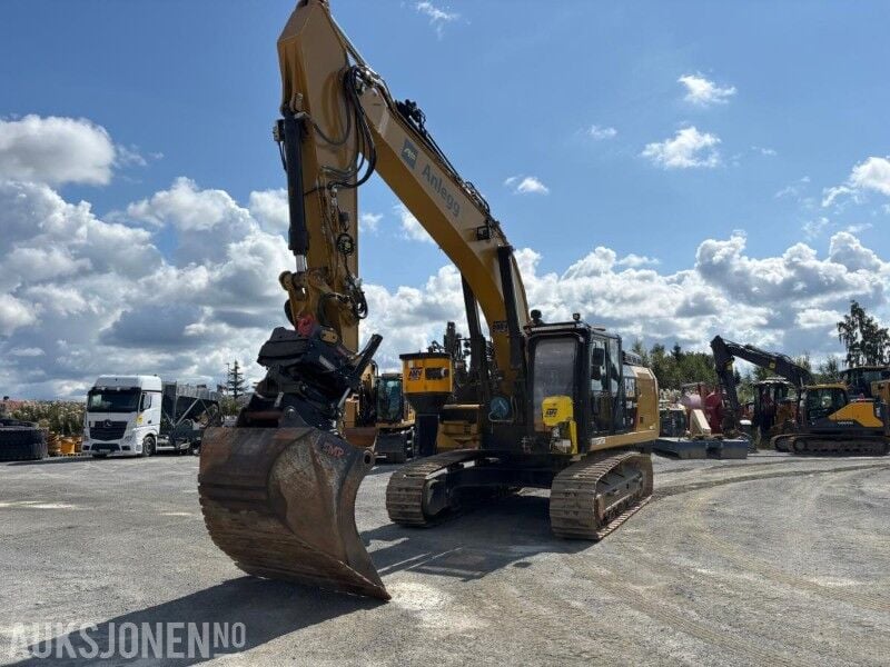 2018 Caterpillar 330F Crawler Excavator