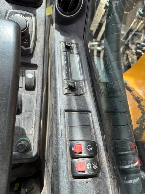 2019 Hyundai HX220L Crawler Excavator