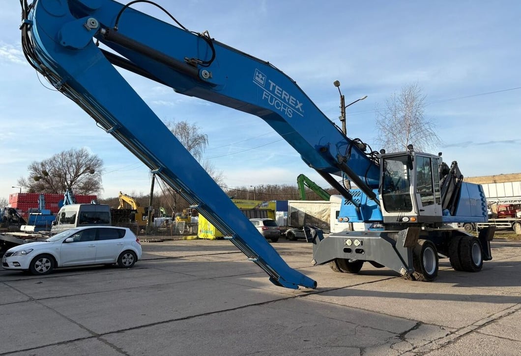 2011 Terex MHL360D Material Handler