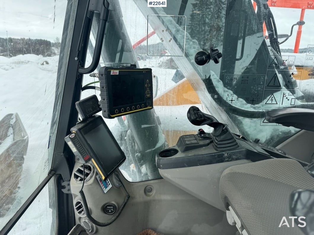 2016 Volvo EC220EL Crawler Excavator
