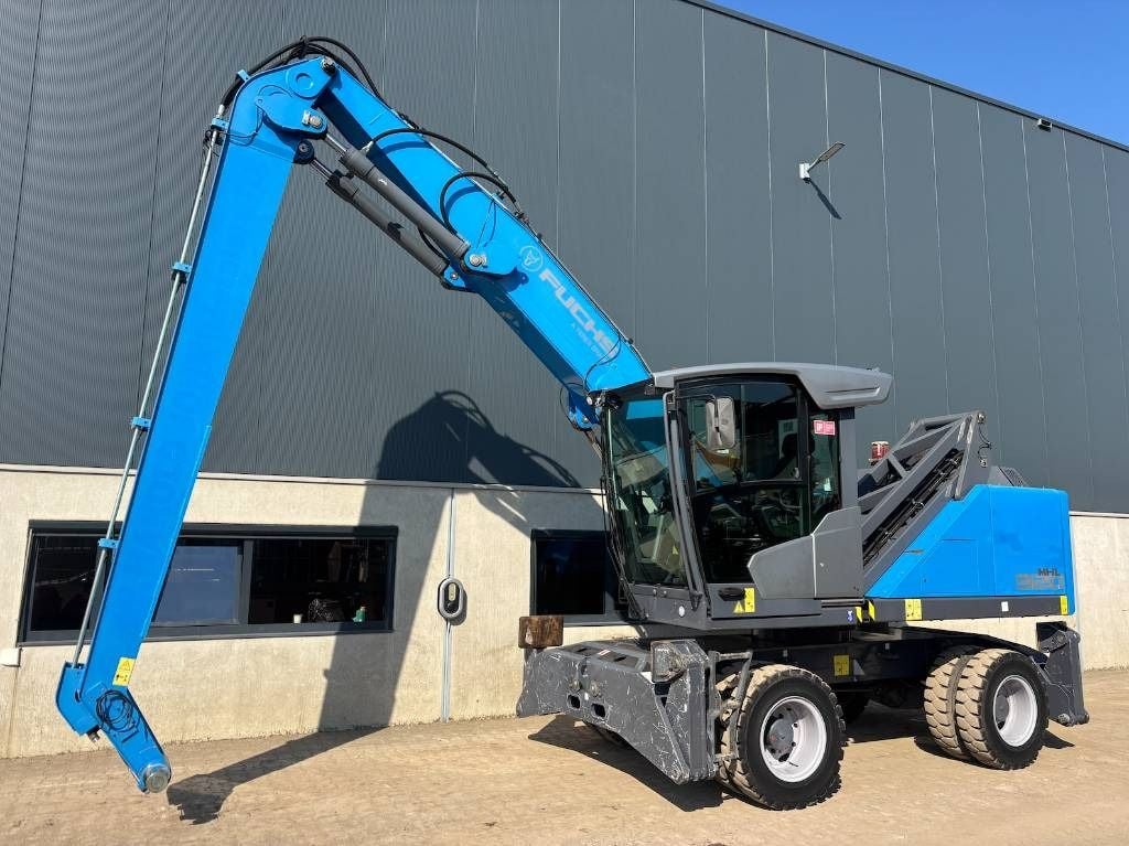 2018 Fuchs MHL320F Material Handler