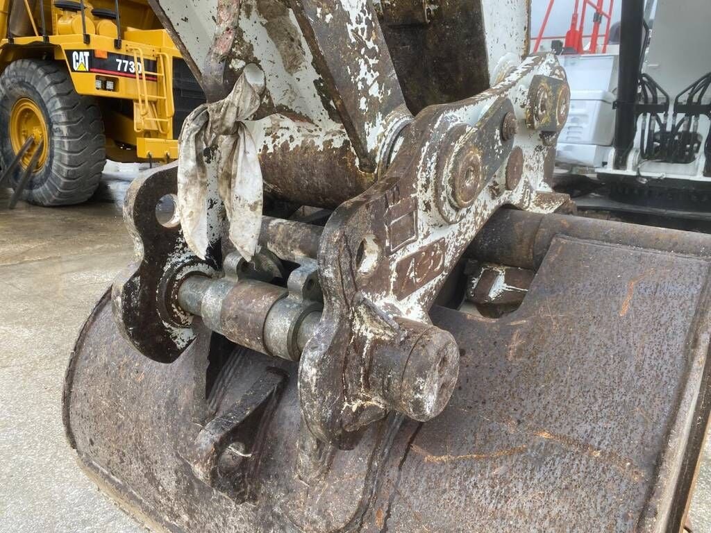 2017 Caterpillar 330F Crawler Excavator