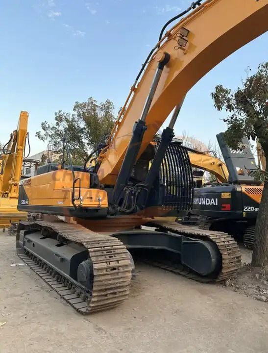 2020 Hyundai 520 Crawler Excavator