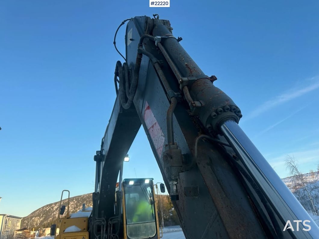 2006 Volvo EC210BLC Crawler Excavator