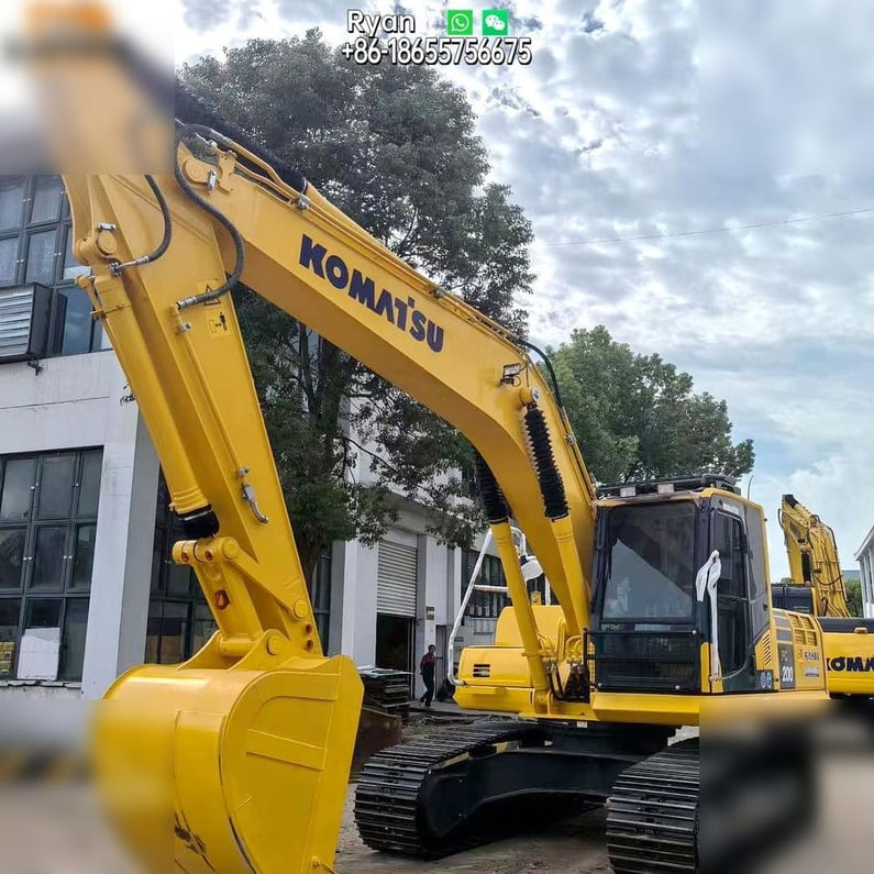2022 Komatsu PC200-8 Crawler Excavator