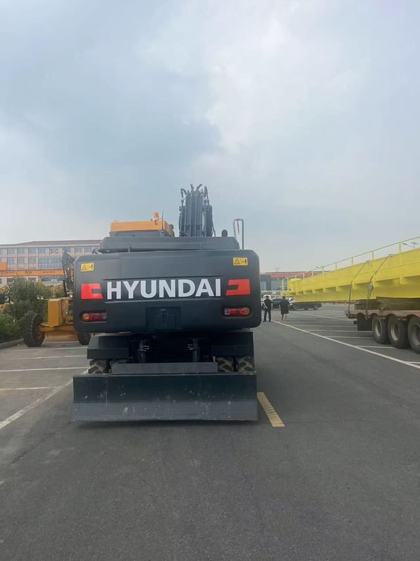 2023 Hyundai R210W Wheel Excavator