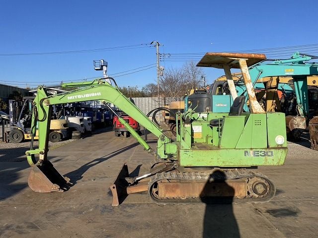 Mitsubishi ME30 Mini Excavator