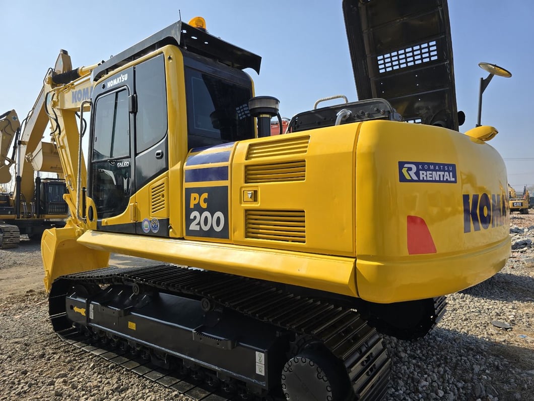 2024 Komatsu PC200-8 Crawler Excavator