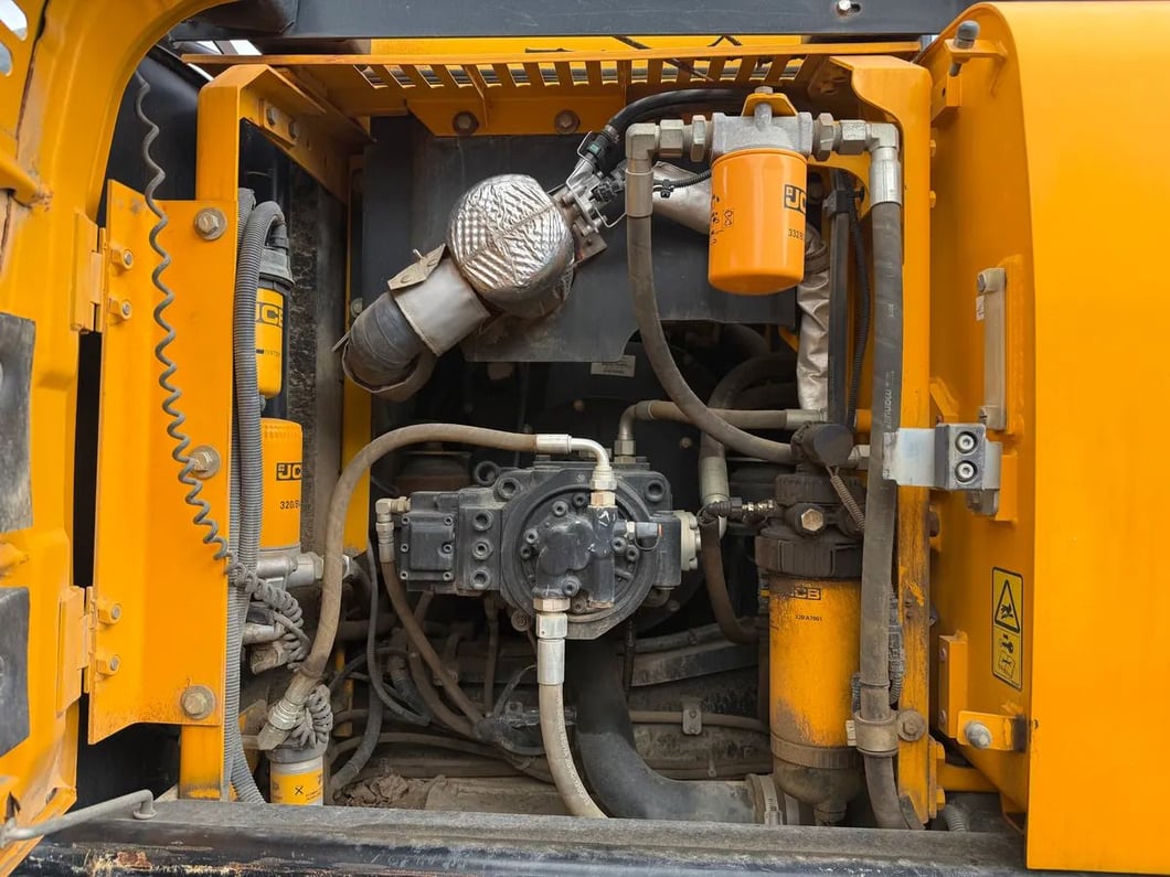 2016 JCB JS220LC Crawler Excavator