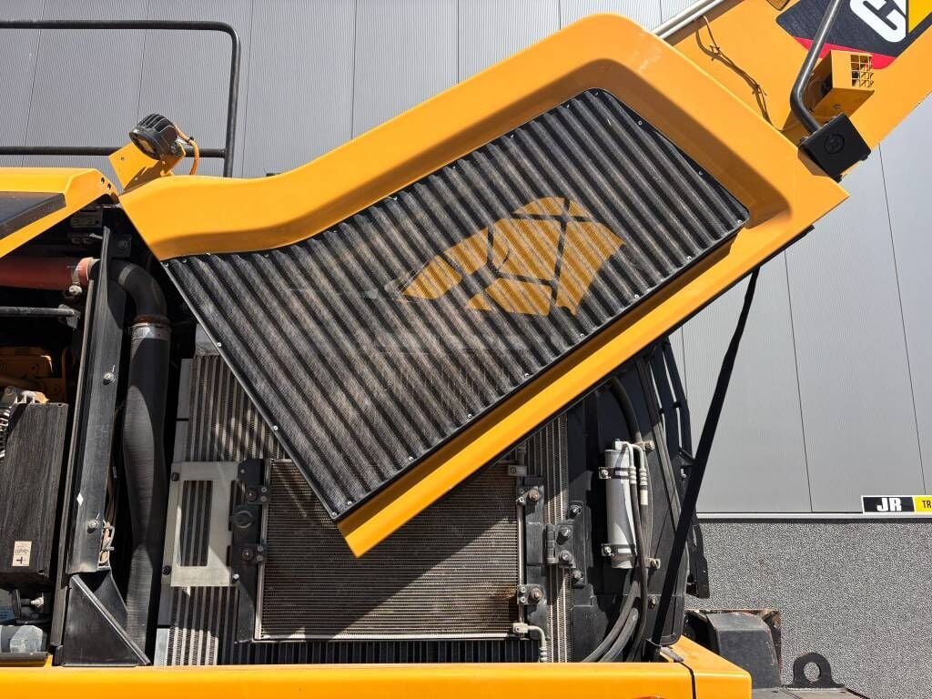 2017 Caterpillar MH3022 Material Handler
