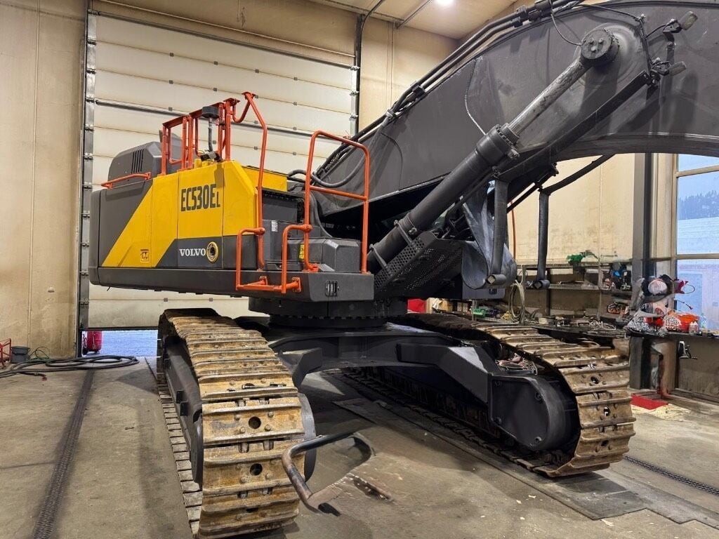 2023 Volvo EC530EL Crawler Excavator