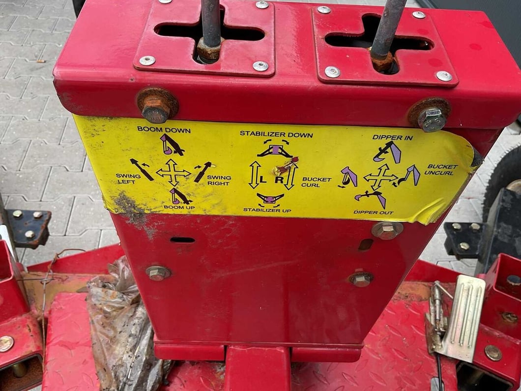 2021 Excavator WITH Hitch Backhoe Loader